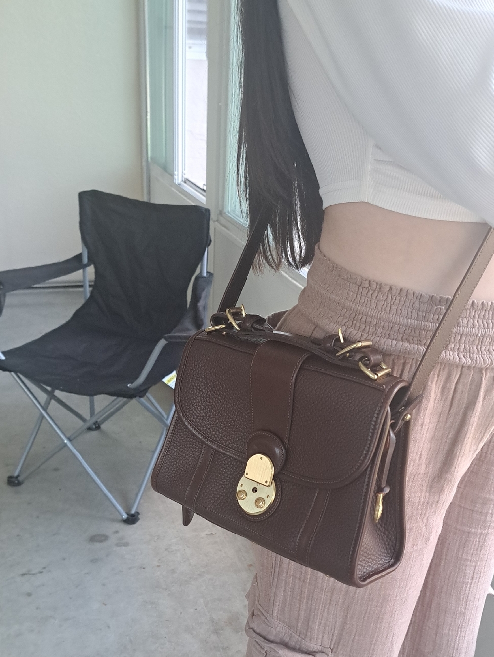 vintage Dooney & Bourke Lockhart bag With Key To Lock ⚡️💘